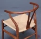 Preview: Carl Hansen & Søn Wishbone Chair CH24 Walnuss geölt Nussbaum braun gebraucht