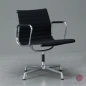 Preview: Vitra EA 108 Aluminium Chair Hopsak + Armauflagen Schwarz aus 2013 gebraucht