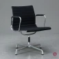 Preview: Vitra EA 108 Aluminium Chair Hopsak + Armauflagen Schwarz aus 2013 gebraucht