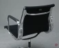 Preview: Vitra EA 108 Aluminium Chair Hopsak + Armauflagen Schwarz aus 2013 gebraucht