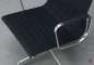Preview: Vitra EA 108 Aluminium Chair Hopsak + Armauflagen Schwarz aus 2013 gebraucht