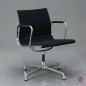 Preview: Vitra EA 108 Aluminium Chair Hopsak + Armauflagen Schwarz aus 2013 gebraucht
