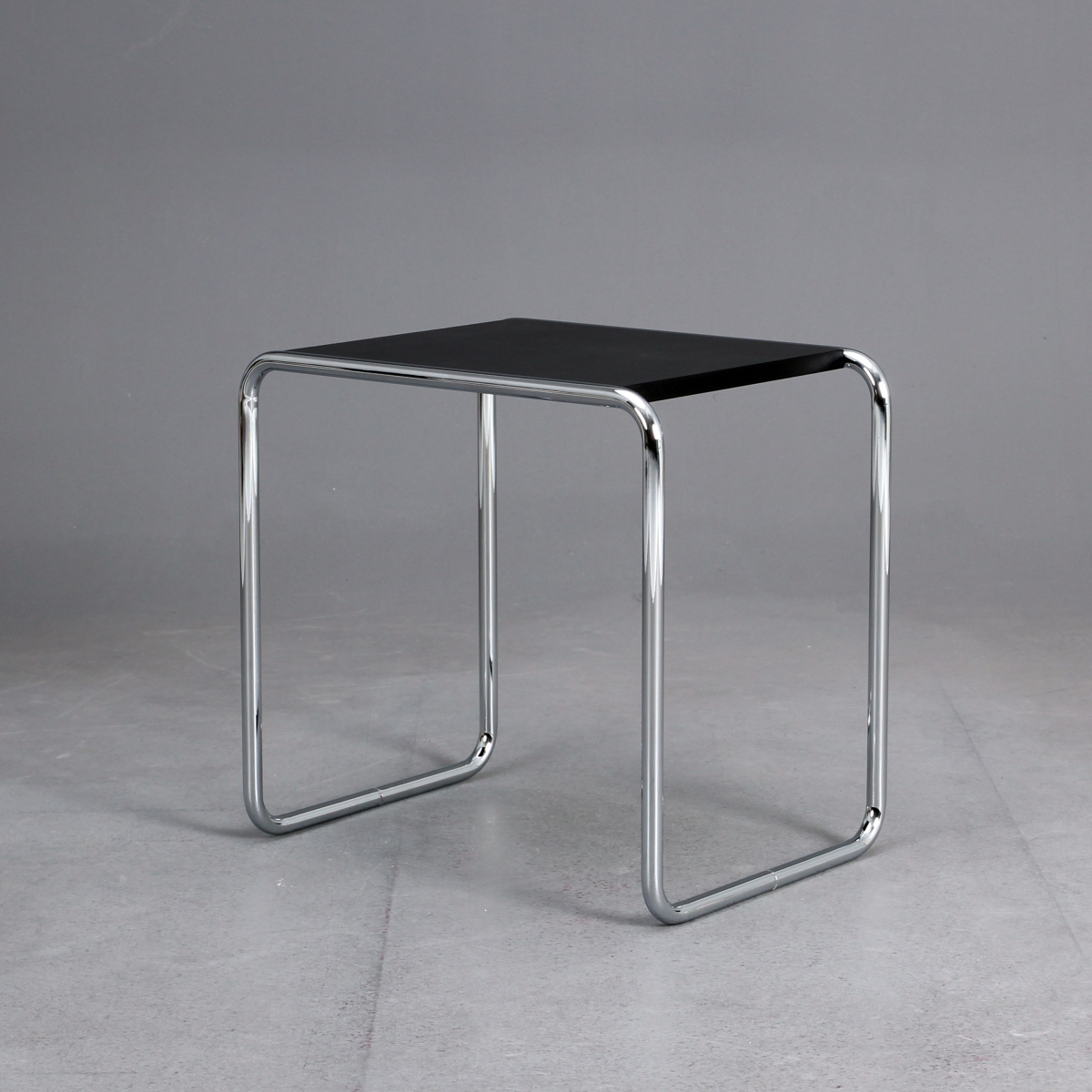 Preview: Thonet B9 b Beistelltisch Schwarz gebeizt Satztisch