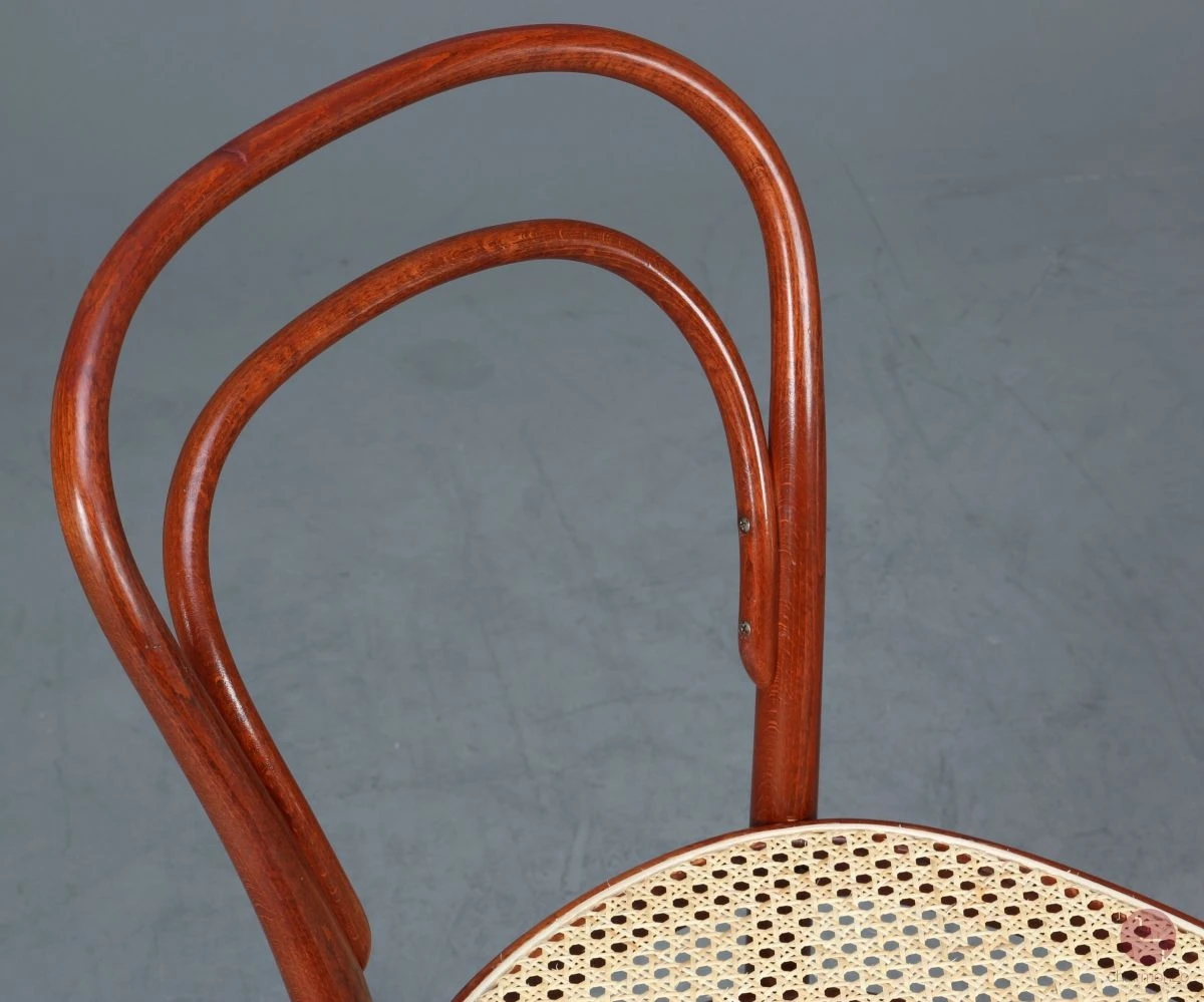 Thonet 214 Mahagoni Bugholzstuhl mit neuem Geflecht gebraucht