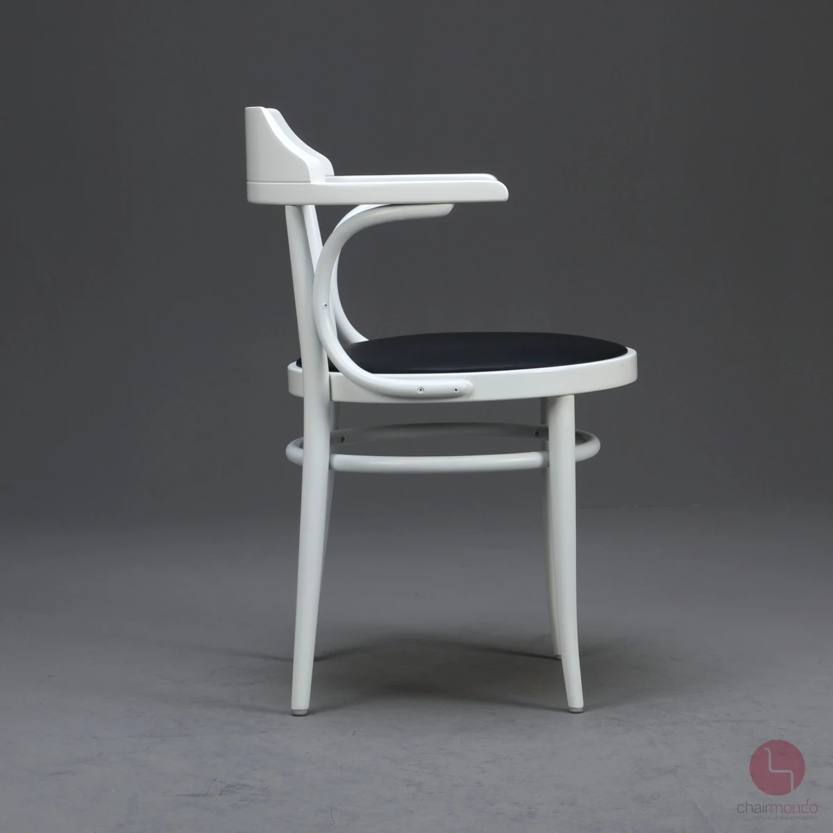 Thonet 233 P Bugholzstuhl in Weiß mit neuem Leder in Schwarz - gebraucht