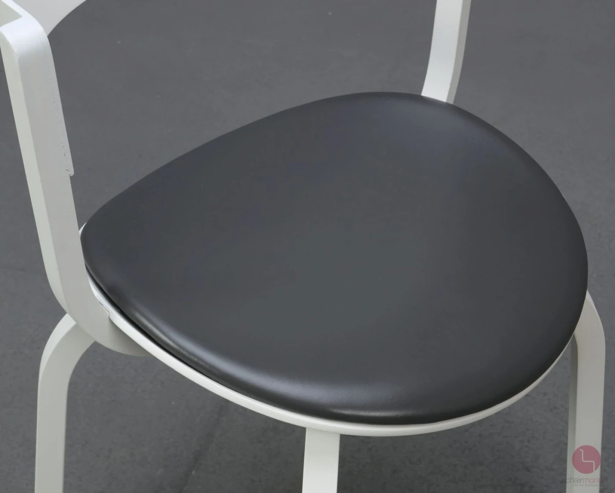 Thonet 404 SPF Leder Grau Bugholzstuhl Weiß gebraucht