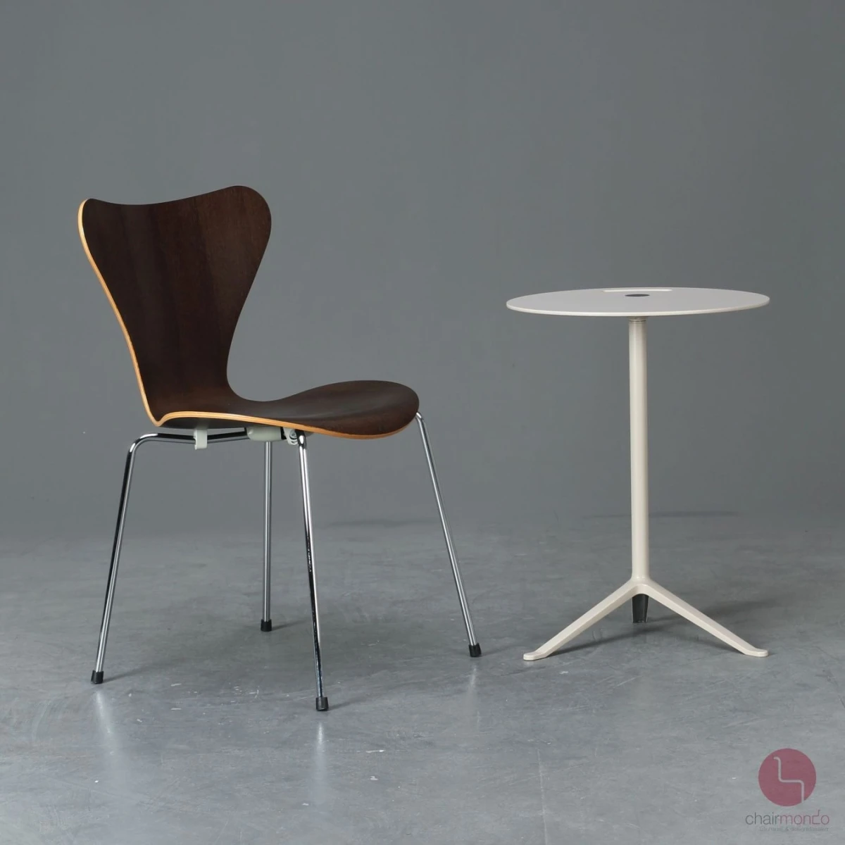 Fritz Hansen KS12 Little Friend Beistelltisch in Taupe - gebraucht