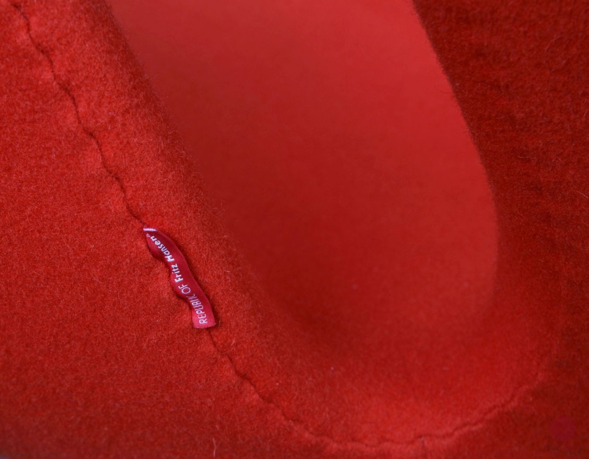 Preview: Fritz Hansen Swan Chair in Rot Lounge Sessel gebraucht