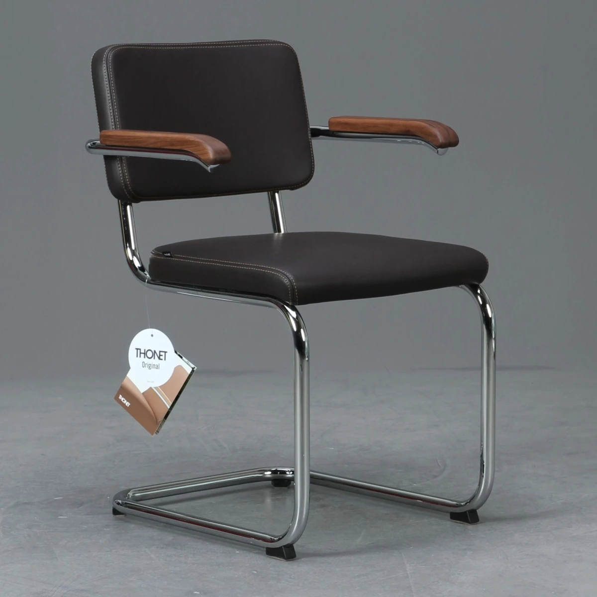 Thonet-S64-PV-Pure-Materials-Nappaleder-naturb-dunkelbraun-Doppelsteppnaht-Armaufl-Nussbaum-chairmondo.de