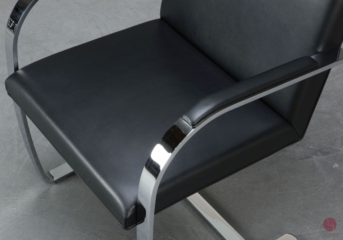 Preview: Knoll Brno Freischwinger Armlehnstuhl Leder Schwarz gebraucht
