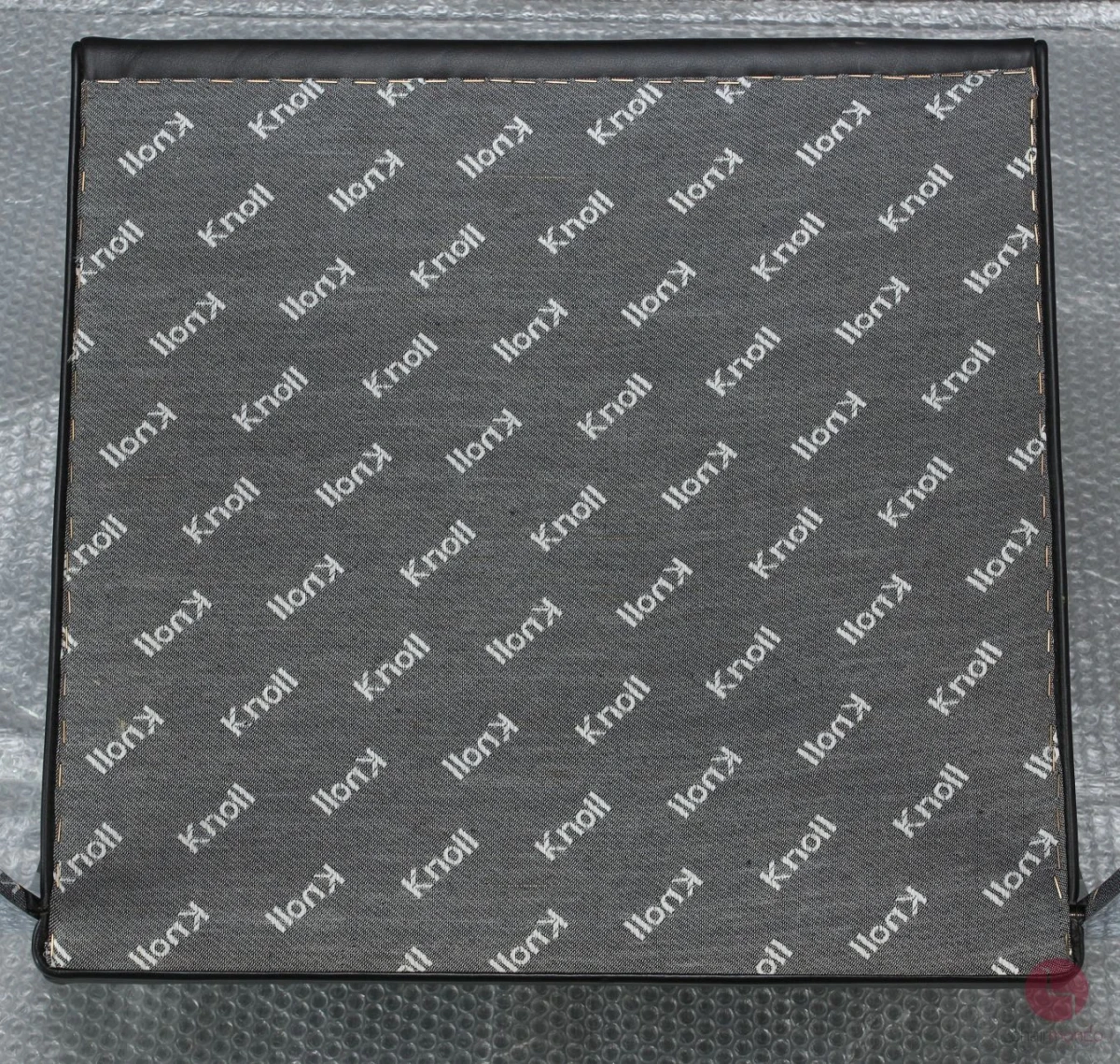 Knoll Brno Freischwinger Armlehnstuhl Leder Schwarz gebraucht