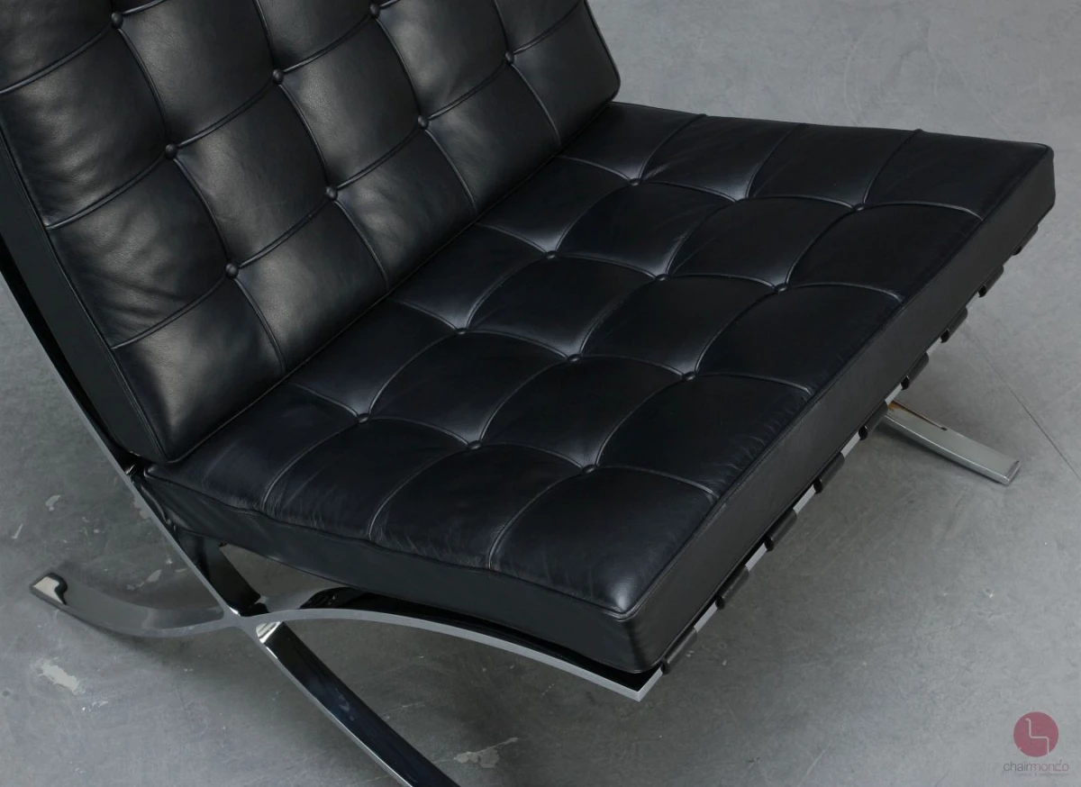 Knoll Barcelona Chair mit schwarzem Leder - gebraucht