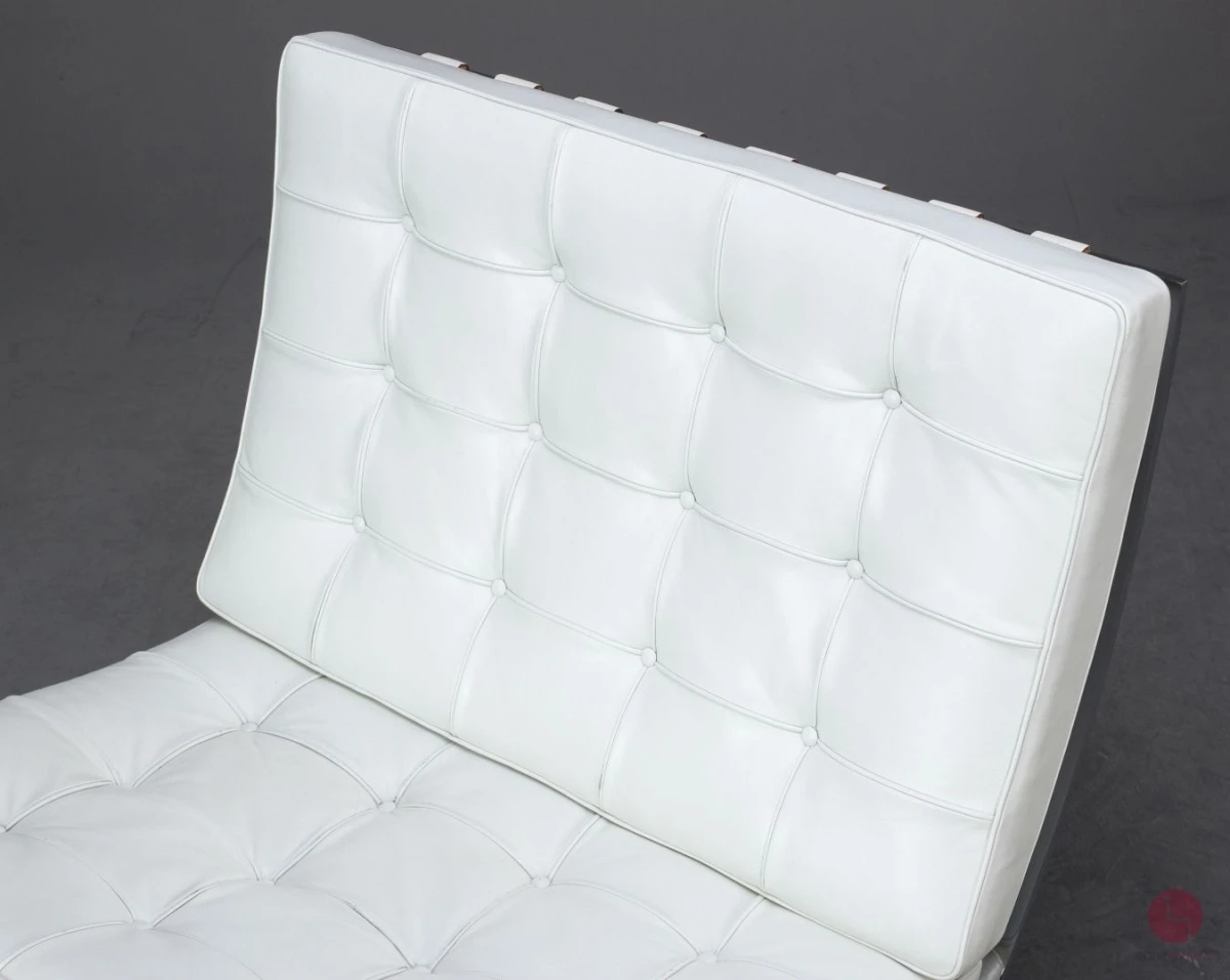 Knoll Barcelona Chair mit weißem Leder - gebraucht