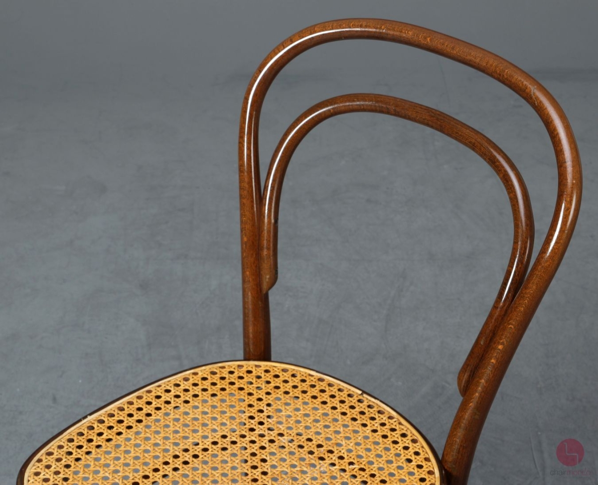 Preview: Thonet 214 Nussbaum Braun Bugholzstuhl mit Geflecht Vintage gebraucht