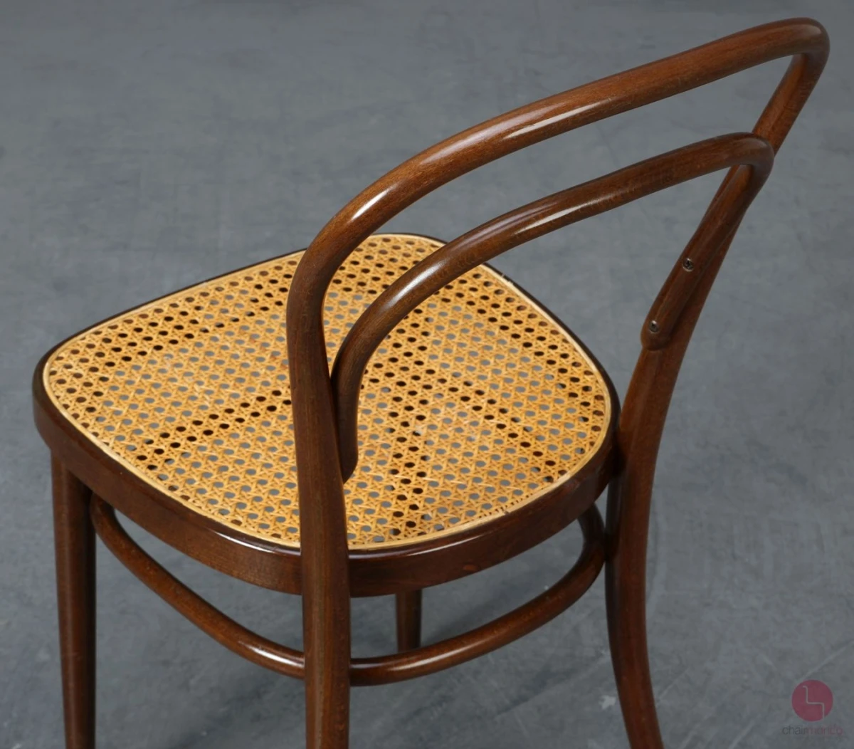 Thonet 214 Nussbaum Braun Bugholzstuhl mit Geflecht Vintage gebraucht