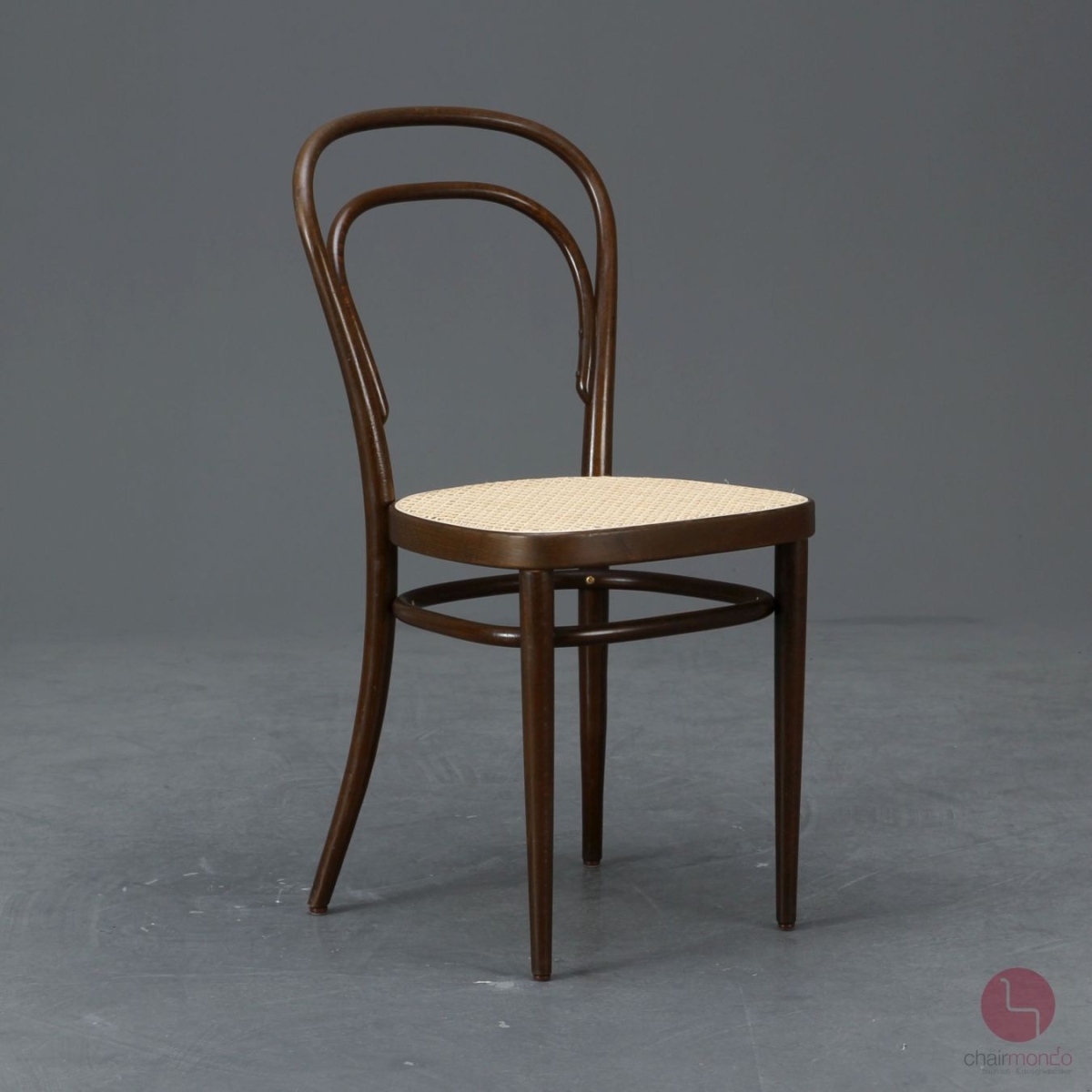 Preview: Thonet 214 Nussbaum Braun Bugholzstuhl mit neuem Geflecht gebraucht