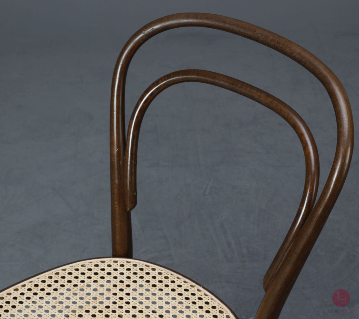Preview: Thonet 214 Nussbaum Braun Bugholzstuhl mit neuem Geflecht gebraucht