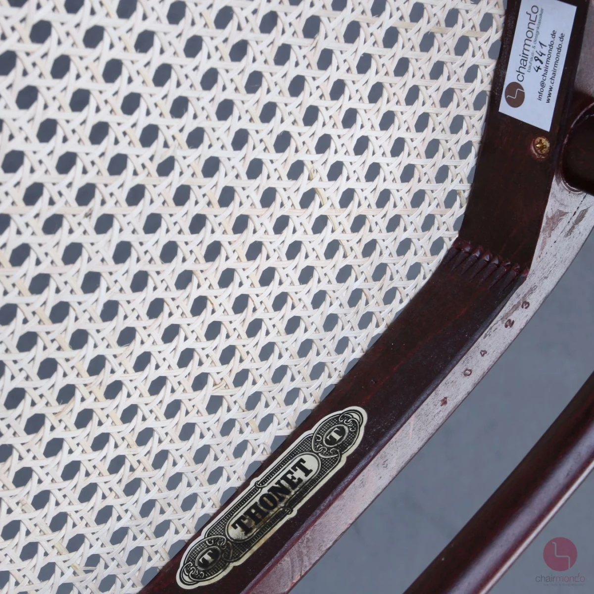 Thonet 214 Rotschwarz Bugholzstuhl mit neuem Geflecht gebraucht