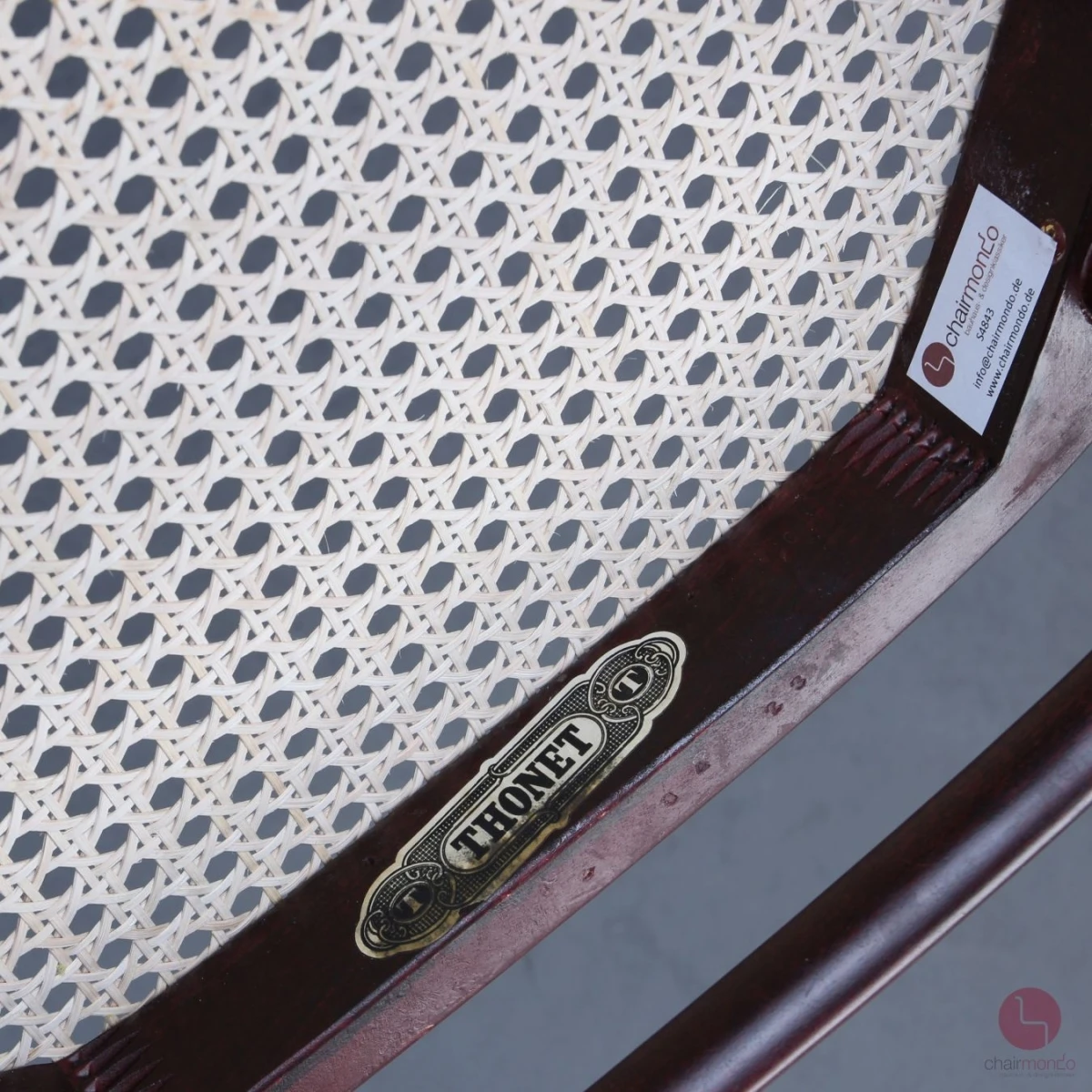 Thonet 214 Rotschwarz Bugholzstuhl mit neuem Geflecht gebraucht