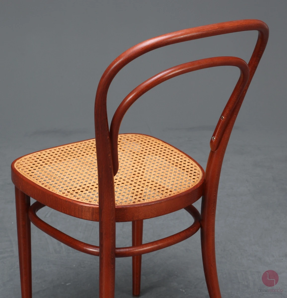 Thonet 214 Mahagoni Braun Bugholzstuhl mit Geflecht gebraucht