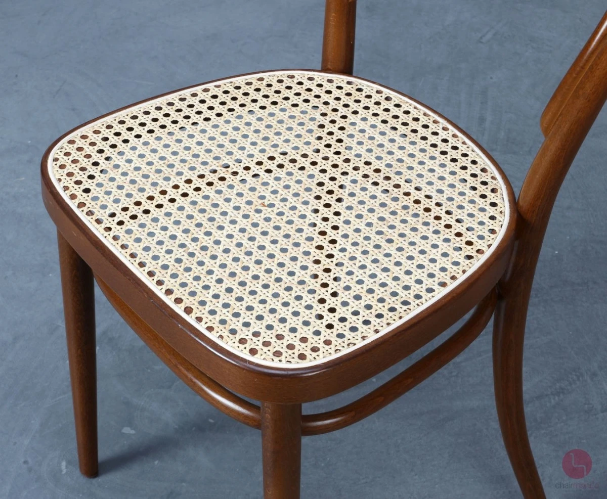 Thonet 214 Nussbaum Braun Bugholzstuhl mit neuem Geflecht gebraucht