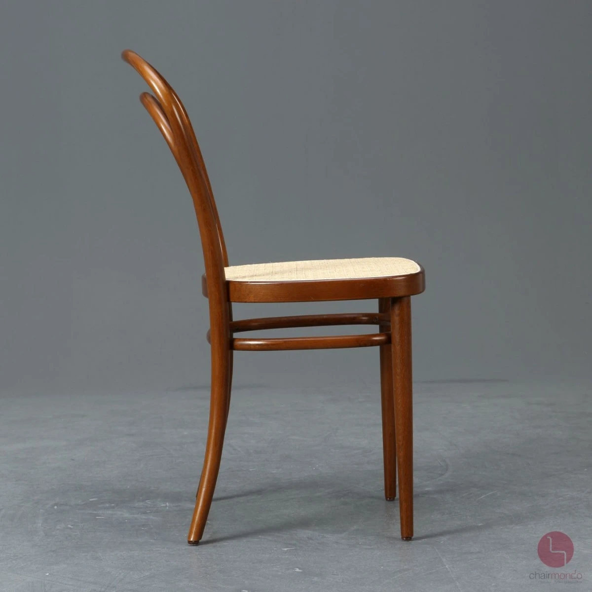 Thonet 214 Nussbaum Braun Bugholzstuhl mit neuem Geflecht gebraucht