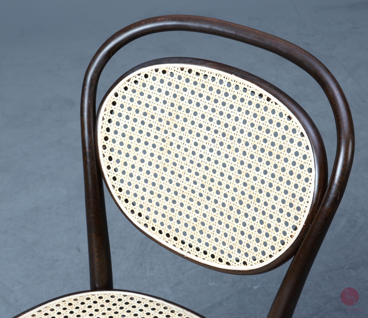 Preview: Thonet 215 R Dunkelbraun Bugholzstuhl mit neuem Geflecht gebraucht