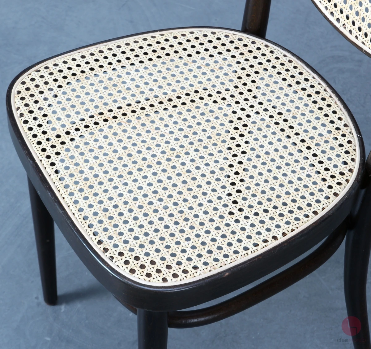 Thonet 215 R Dunkelbraun Bugholzstuhl mit neuem Geflecht gebraucht