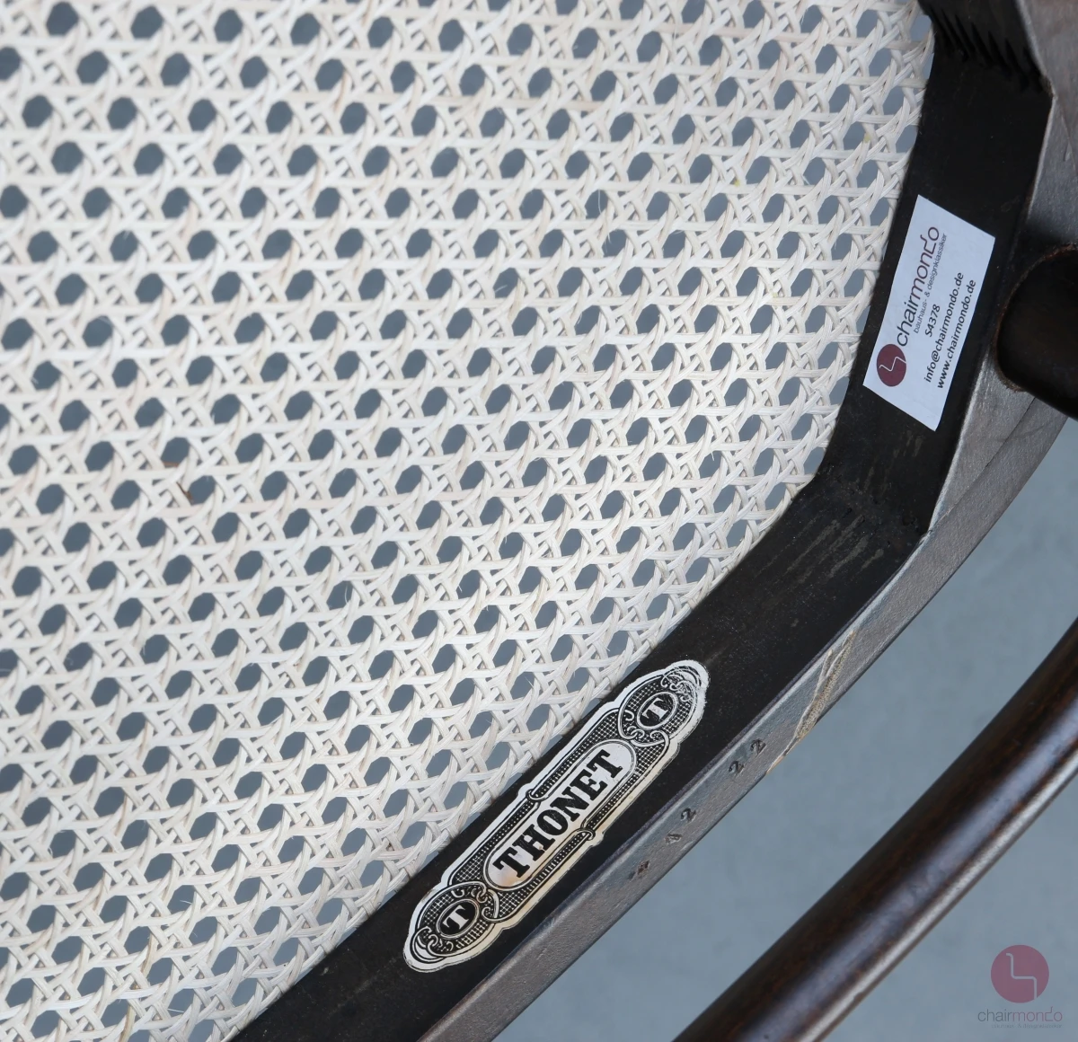 Thonet 215 R Dunkelbraun Bugholzstuhl mit neuem Geflecht gebraucht