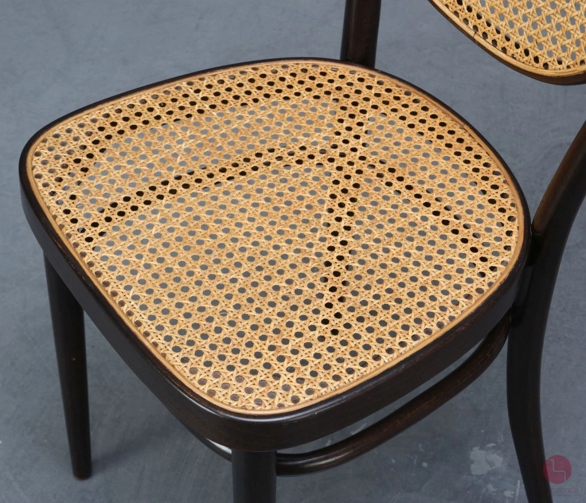 Thonet 215 R Bugholzstuhl Braun mit Geflecht gebraucht