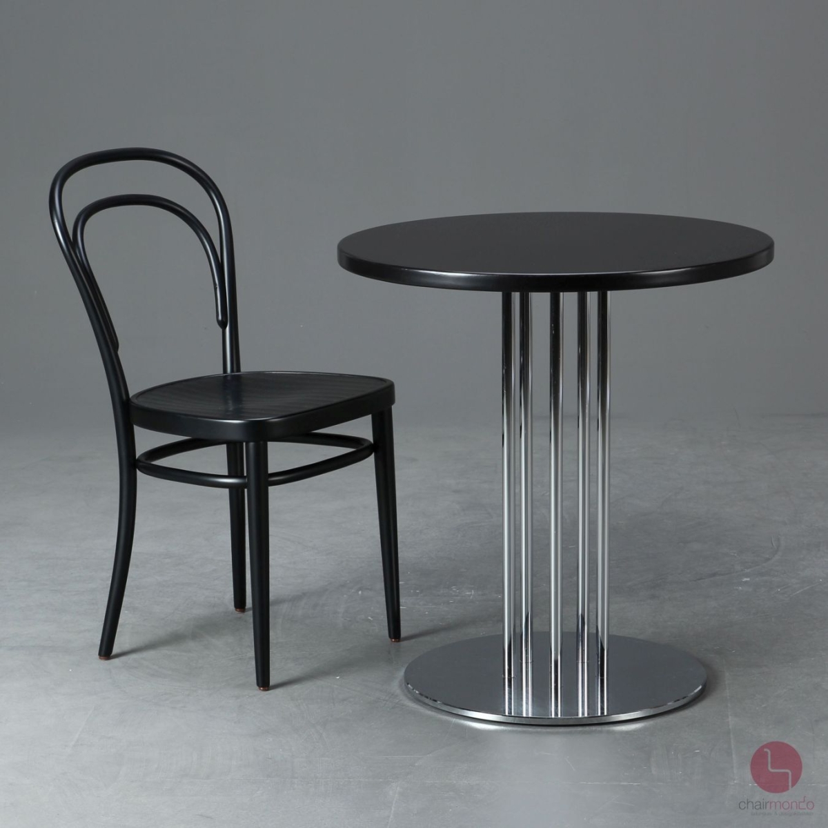 Preview: Thonet S1048 Bistro Tisch in Schwarz 70 cm - gebraucht