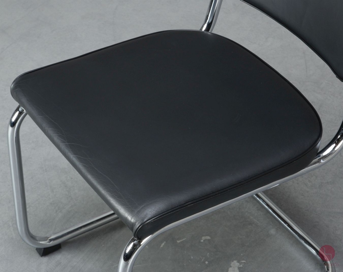 Preview: Thonet S32 PV Freischwinger Leder Schwarz gebraucht