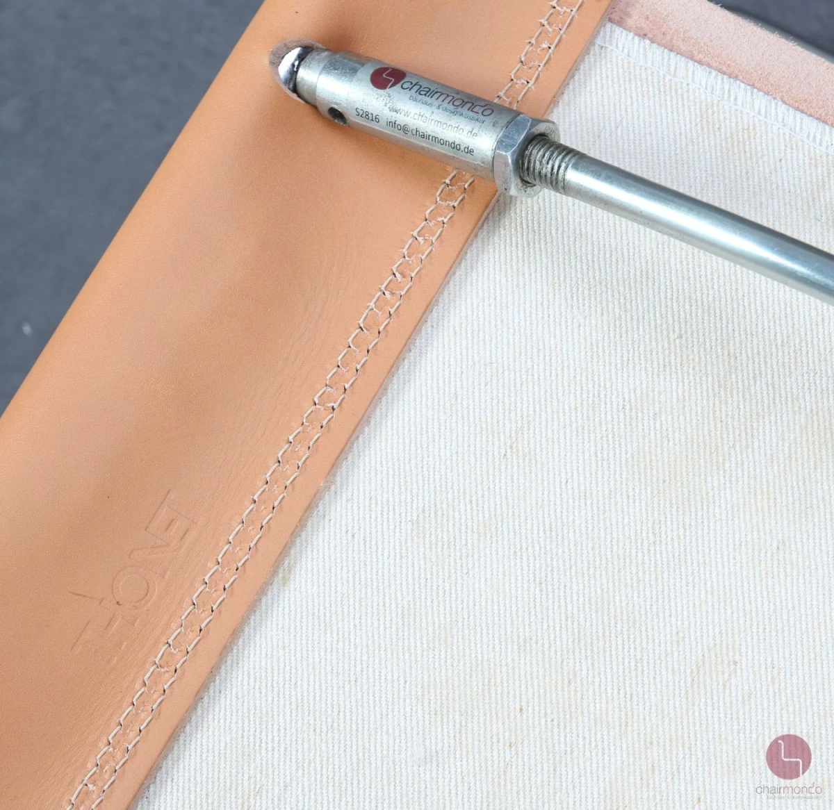 Thonet S34 Freischwinger mit neuem Kernleder in Beige Natur - gebraucht