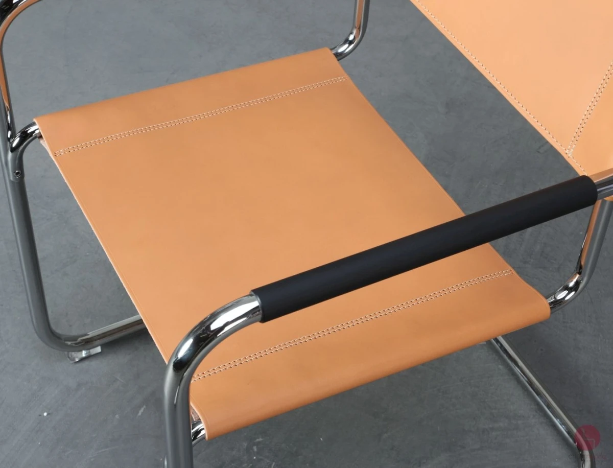 Thonet S34 Freischwinger mit neuem Kernleder in Beige Natur - gebraucht