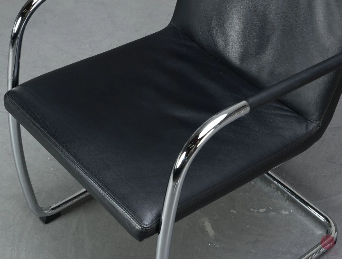 Thonet S61 Leder Freischwinger Konferenzstuhl Schwarz gebraucht