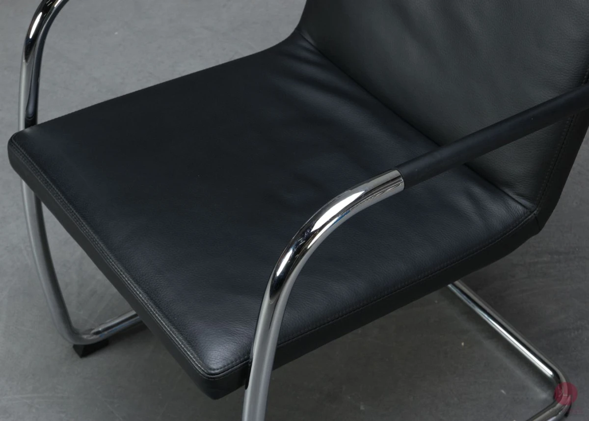 Thonet S61 Leder Freischwinger Konferenzstuhl Schwarz gebraucht
