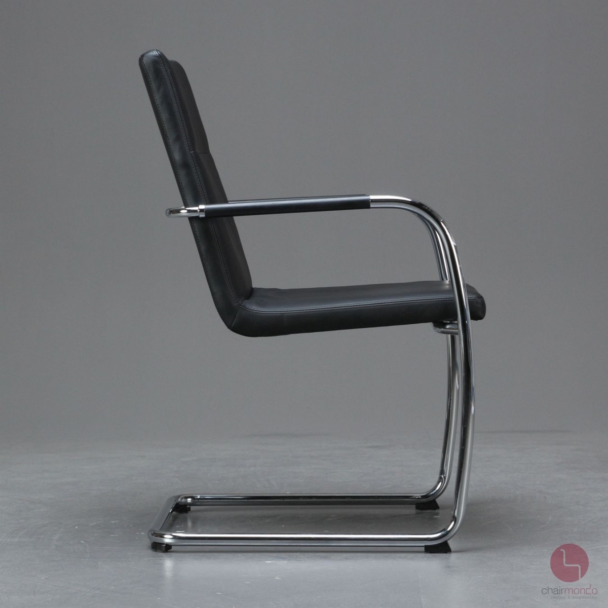Preview: Thonet S61 Leder Freischwinger Konferenzstuhl Schwarz gebraucht