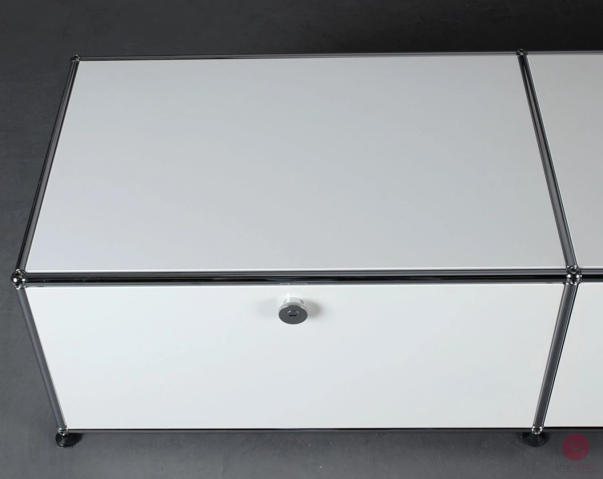 USM Haller Lowboard Weiß mit drei Fächern gebraucht