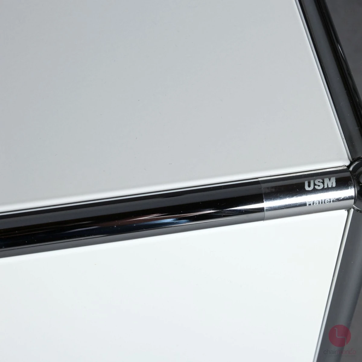 USM Haller Lowboard Weiß mit drei Fächern gebraucht