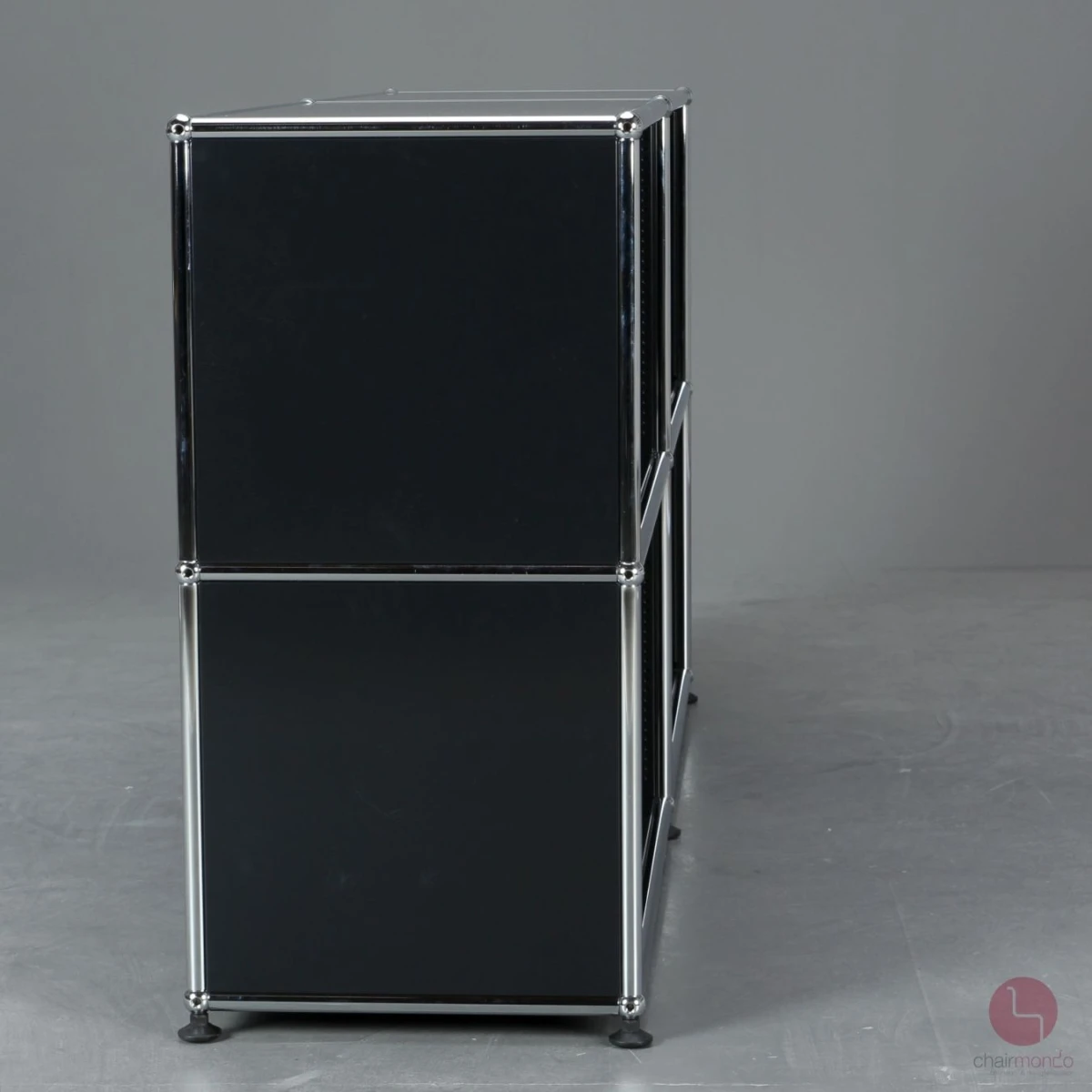 USM Haller Sideboard Schwarz mit vier Fächern gebraucht