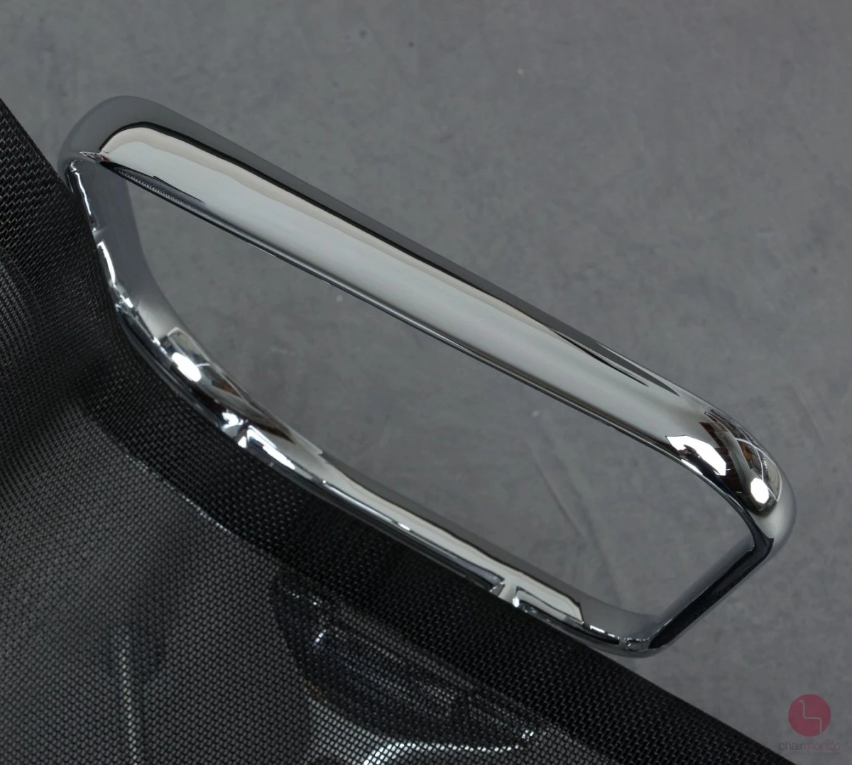 Vitra EA 107 Aluminium Chair Netzgewebe Schwarz verchromt gebraucht