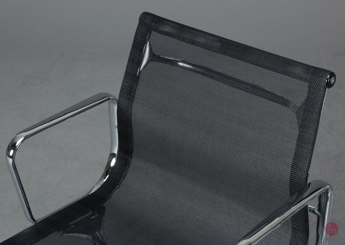 Preview: Vitra EA 107 Aluminium Chair Netzgewebe Schwarz verchromt gebraucht