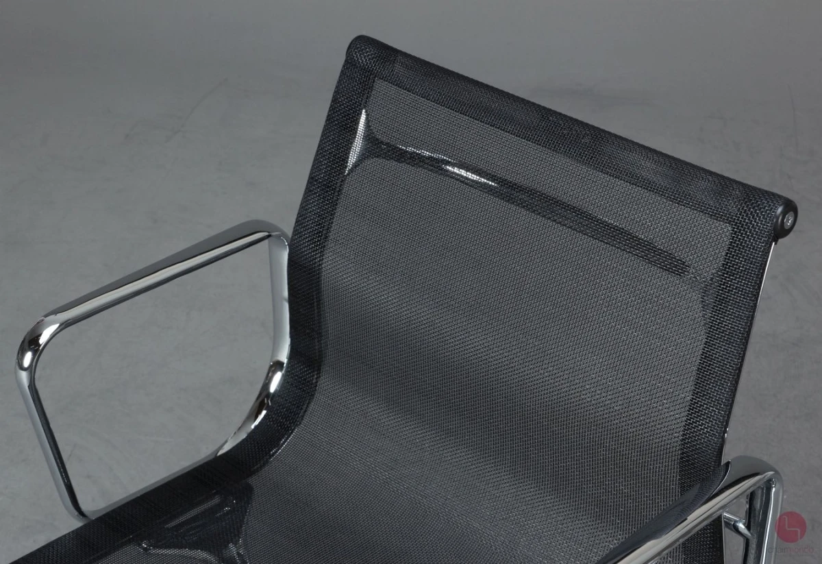 Vitra EA 107 Aluminium Chair Netzgewebe Schwarz verchromt gebraucht