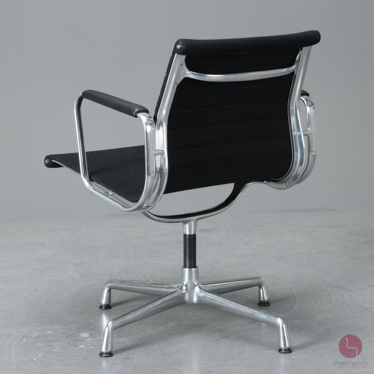 Preview: Vitra EA 108 Aluminium Chair Hopsak + Armauflagen Schwarz gebraucht