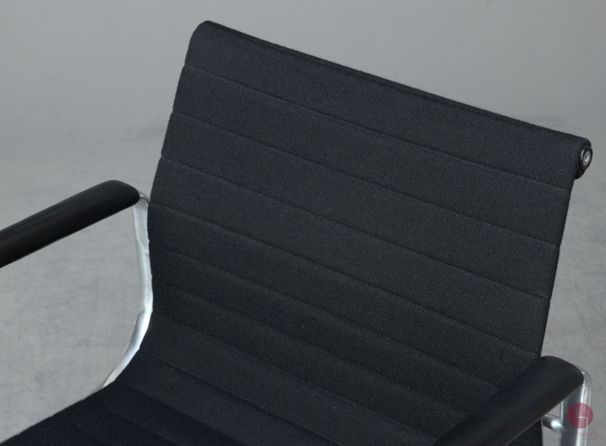 Preview: Vitra EA 108 Aluminium Chair Hopsak + Armauflagen Schwarz gebraucht