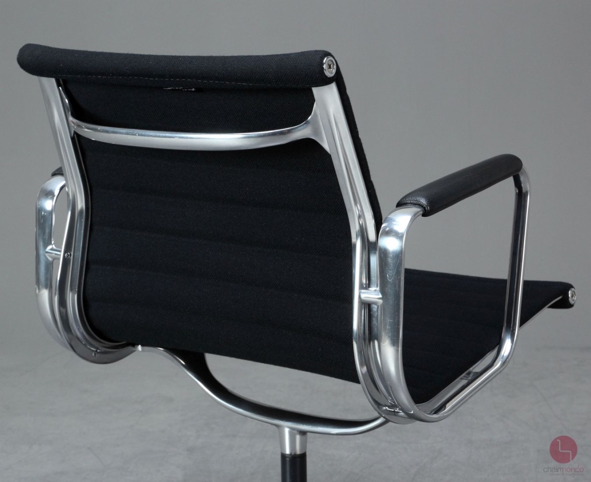 Preview: Vitra EA 108 Aluminium Chair Hopsak + Armauflagen Schwarz aus 2013 gebraucht