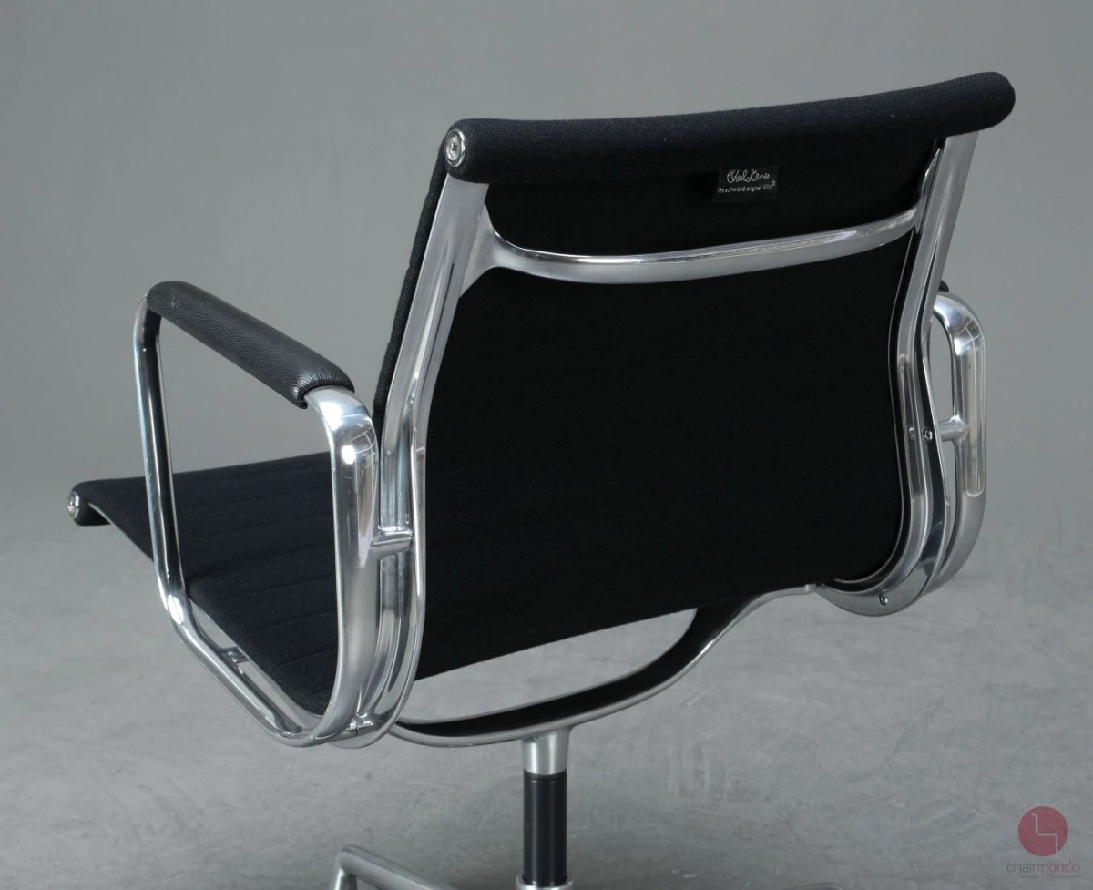 Vitra EA 108 Aluminium Chair Hopsak + Armauflagen Schwarz aus 2013 gebraucht