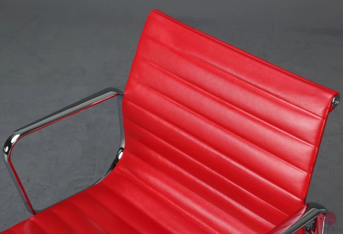 Vitra EA 108 Aluminium Chair Leder Rot 2014 gebraucht