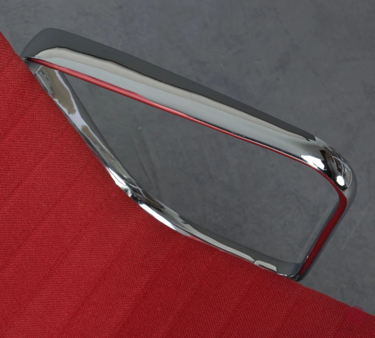 Vitra EA 115 Aluminium Chair Sessel Hopsak Himbeer Rot gebraucht