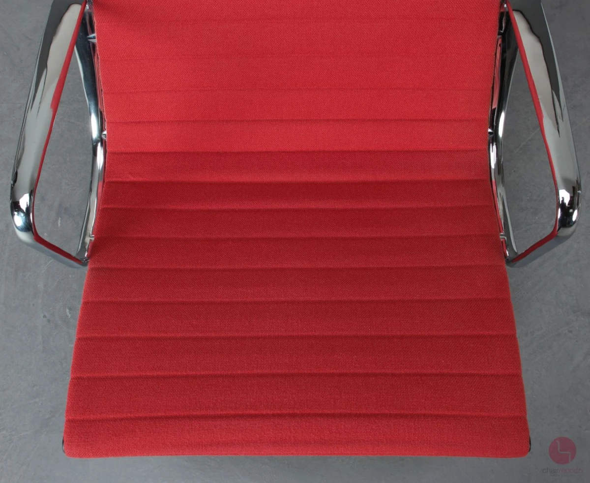 Vitra EA 115 Aluminium Chair Sessel Hopsak Himbeer Rot gebraucht